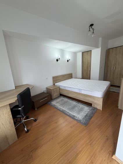 Apartament cu 2 camere semidecomandat, mobilat în Plopilor