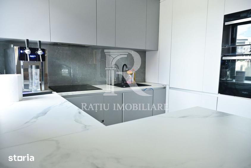Casă cu 9 camere cu Teren 1720 Mp în Sânmartin