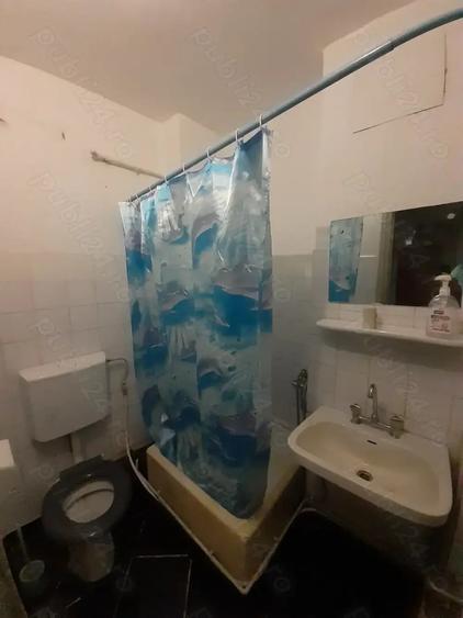 Apartament cu 4 camere decomandat în Trivale