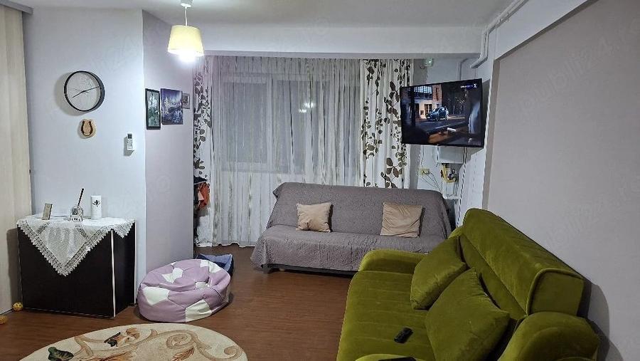 Garsonieră decomandată în Central