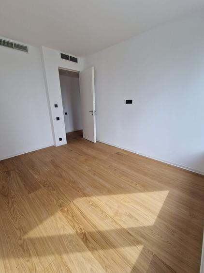 Apartament cu 3 camere decomandat, mobilat în Barbu Văcărescu