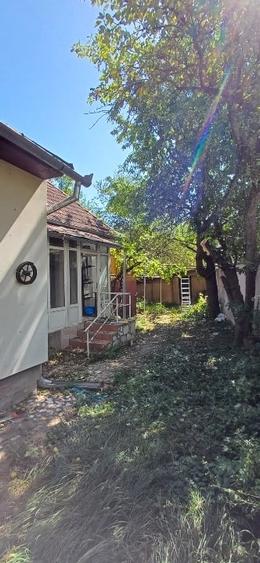 Casă individuală cu 5 camere cu Canalizare în Central