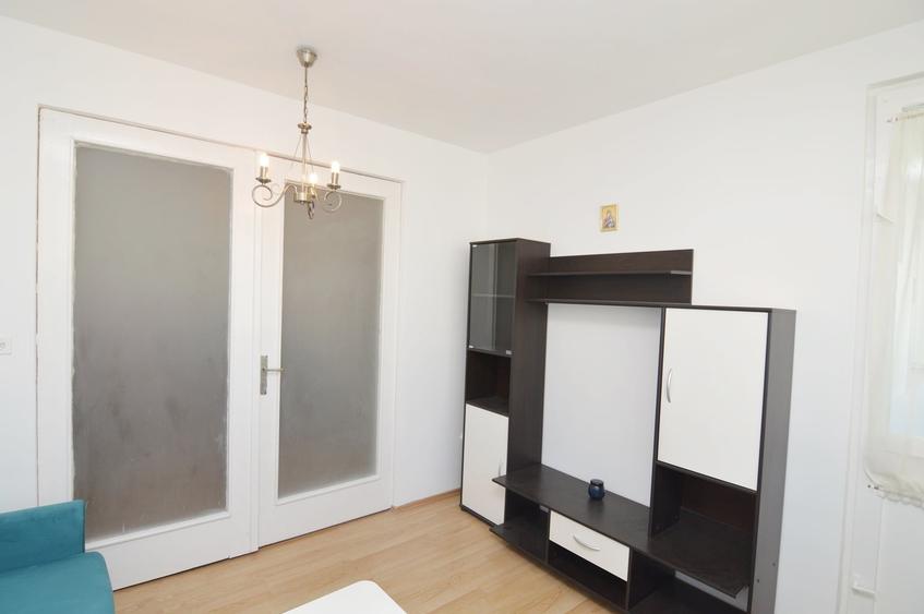 Apartament cu 2 camere decomandat în Lacul Tei