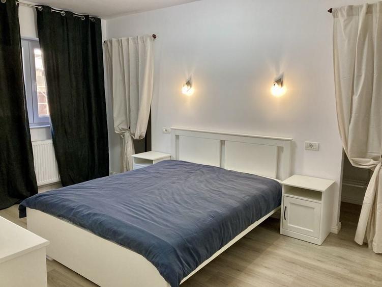 Apartament cu 3 camere semidecomandat în Central