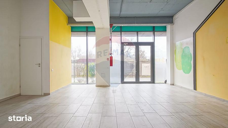 Spațiu comercial, de 46 mp, în Tractorul