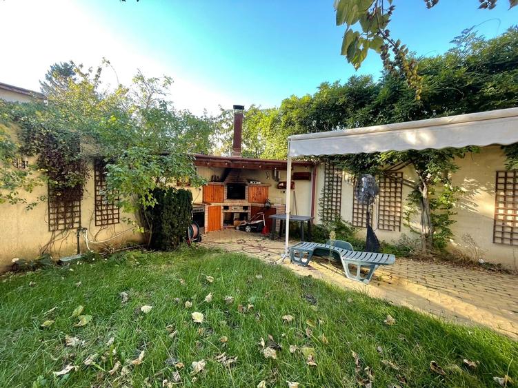 Casă cu 7 camere cu Teren 565 Mp în Dămăroaia