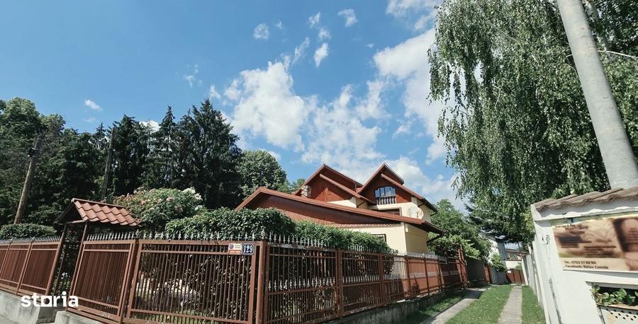 Casă cu 4 camere în Central