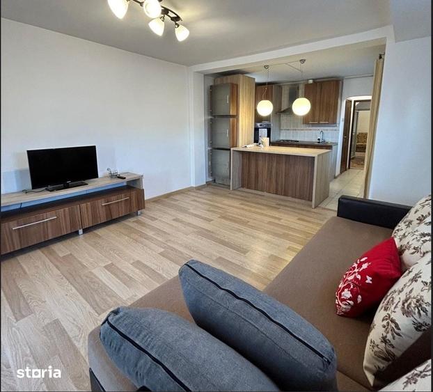Apartament cu 5 camere în Podu Roș