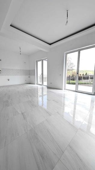 Casă cu 3 camere în Bucium