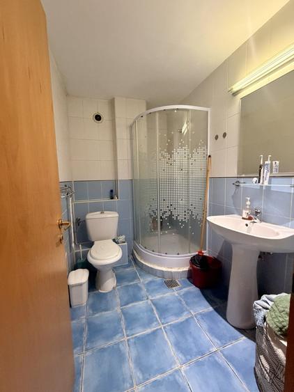 Apartament cu 3 camere decomandat, mobilat în Aradului