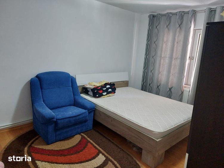Casă cu 6 camere cu Teren 1400 Mp în Central