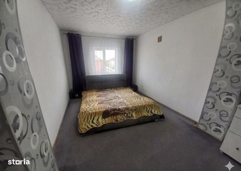 Apartament cu 3 camere decomandat în Soarelui