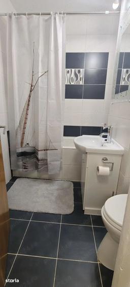 Apartament cu 4 camere semidecomandat în Pantelimon