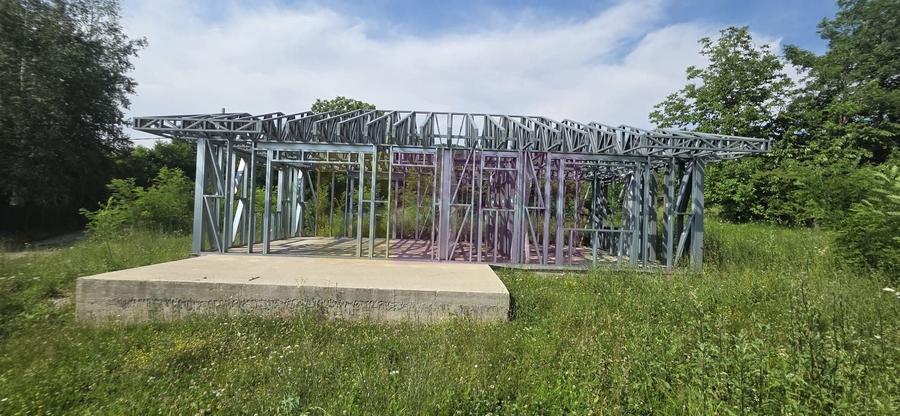 Casă individuală cu 3 camere cu Canalizare în Brebu