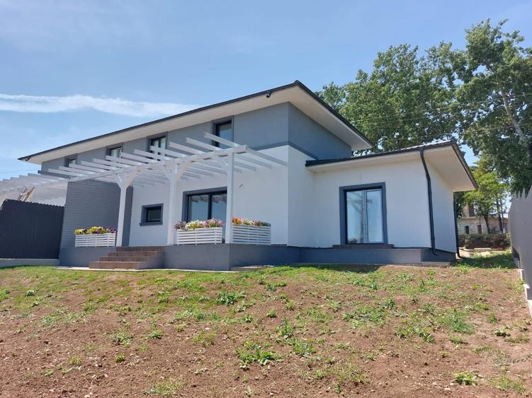 Casă cu 4 camere cu Teren 600 Mp în Sud-Est
