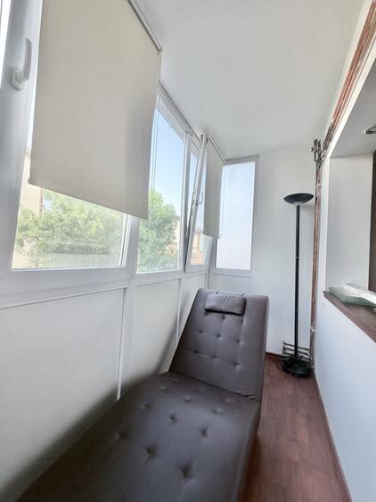 Apartament cu 3 camere semidecomandat, mobilat în Dâmbovița