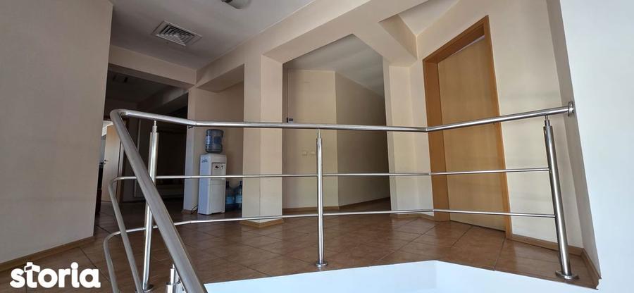 Spațiu comercial, de 663 mp, în Ronaț