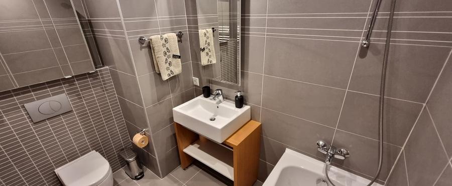 Apartament cu 2 camere semidecomandat, mobilat în Dudești