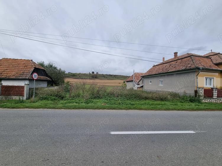 Teren de 2730 mp, în Petrești