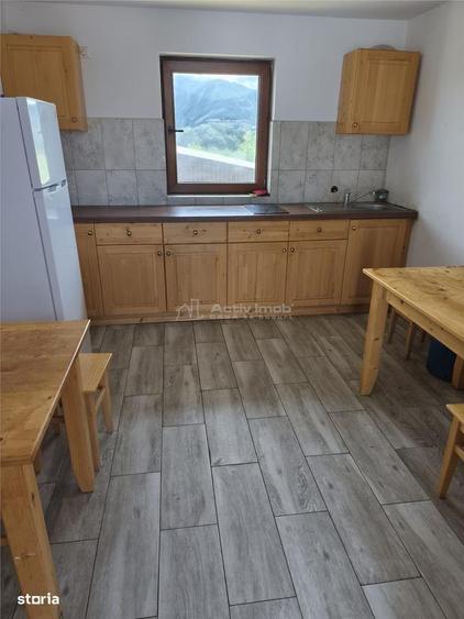 Casă cu 4 camere cu Teren 300 Mp în Cristian