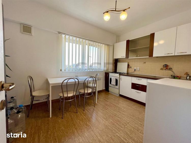 Apartament cu 4 camere decomandat în Unirii