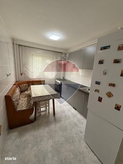 Apartament cu 3 camere decomandat în Dristor
