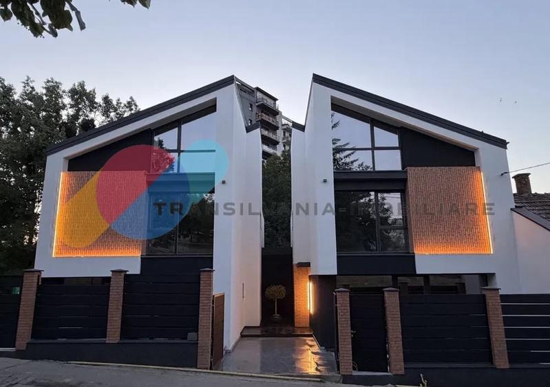 Duplex cu 5 camere cu Canalizare în Mănăștur