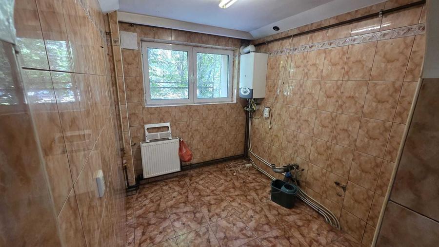 Apartament cu 2 camere decomandat în Titan