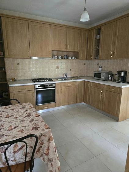 Casă cu Teren 700 Mp în Central