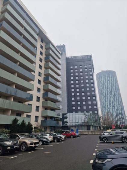 Apartament cu 3 camere semidecomandat în Aviației