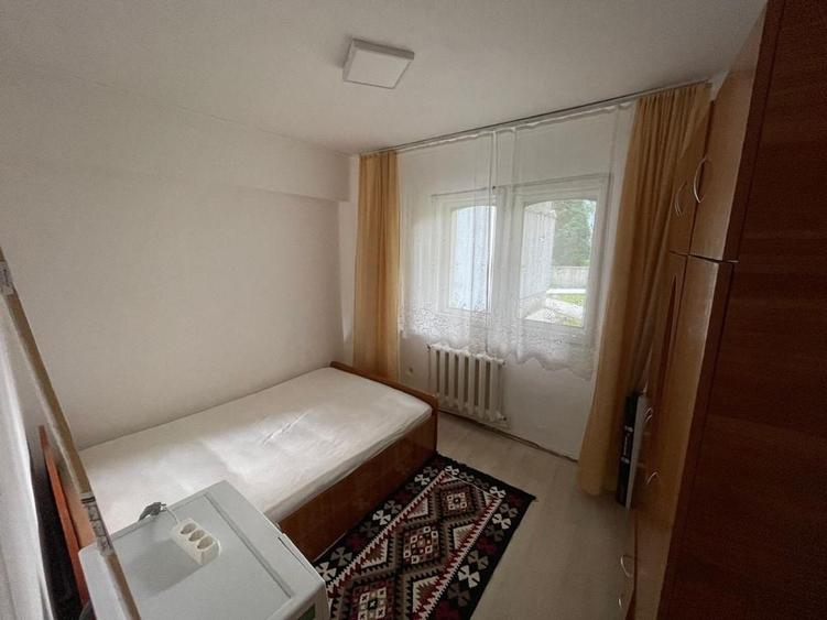 Apartament cu 3 camere semidecomandat în Ultracentral