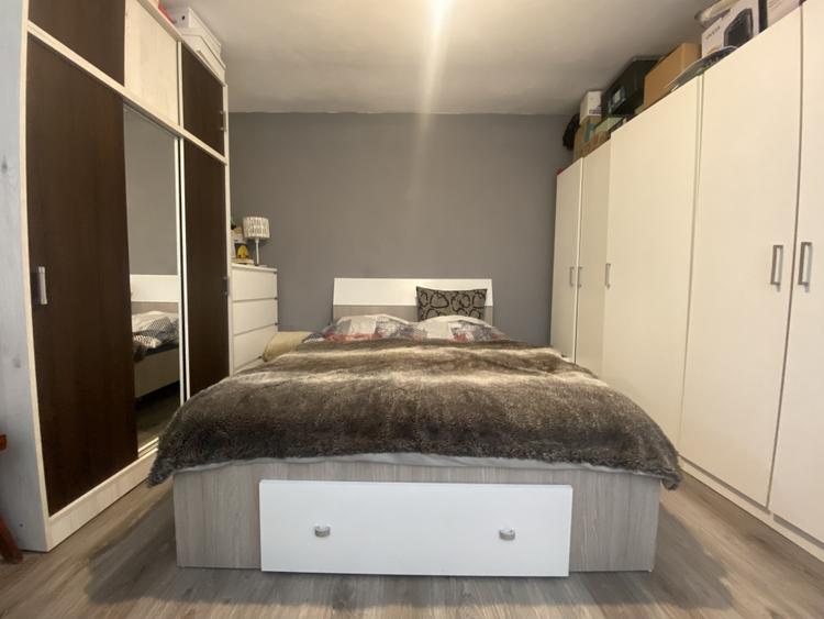 Casă cu 5 camere cu Teren 238 Mp în Cisnădie
