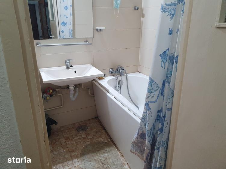 Apartament cu 3 camere în Drumul Taberei
