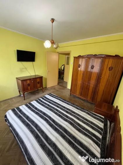 Apartament cu 2 camere semidecomandat în Calea Galați