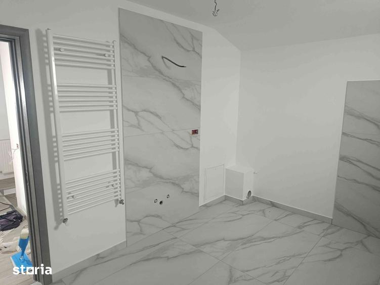 Casă cu 5 camere cu Teren 400 Mp în Domnești