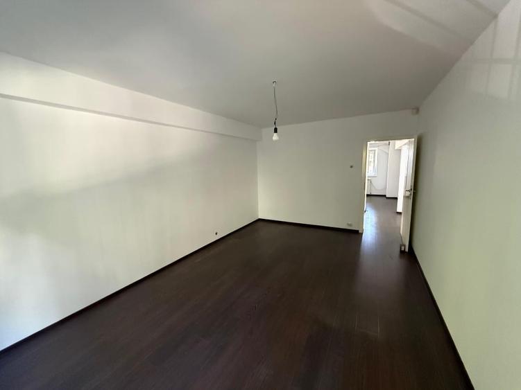 Apartament cu 3 camere decomandat în Dorobanți