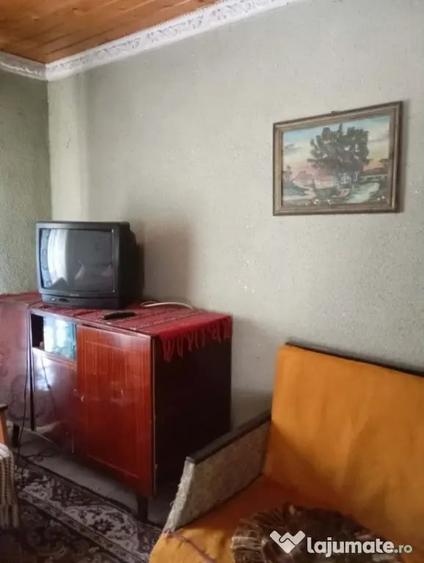 Casă cu 4 camere cu Teren 1900 Mp în Central
