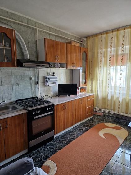 Inchiriez apartament 2 camere - 4