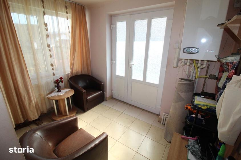 Casă cu 2 camere cu Teren 2261 Mp în Central