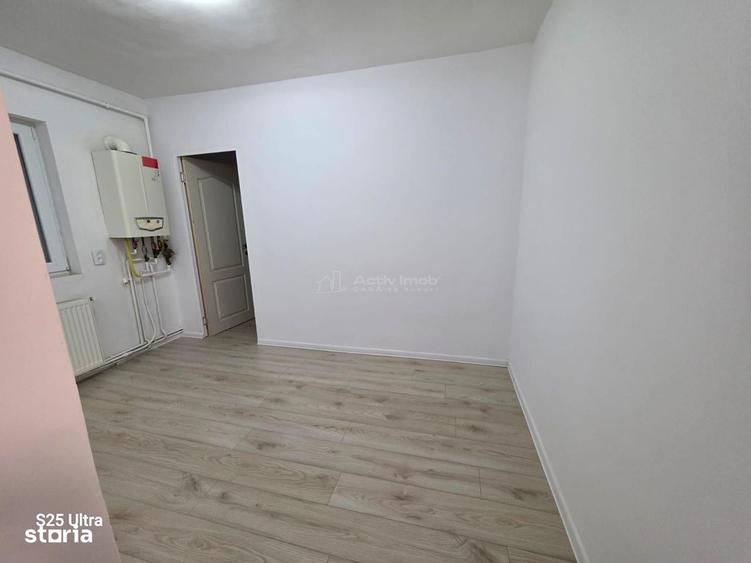 Apartament cu 3 camere semidecomandat în Micro 9