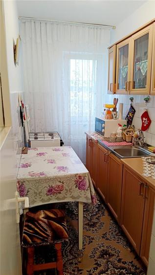 Apartament cu 2 camere semidecomandat în Moldova Nouă