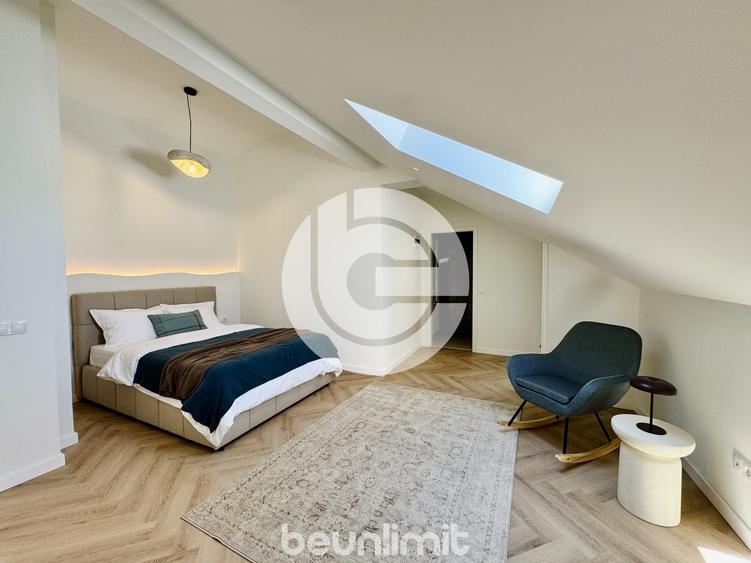 Penthouse cu 4 camere decomandat, mobilat în Cristian