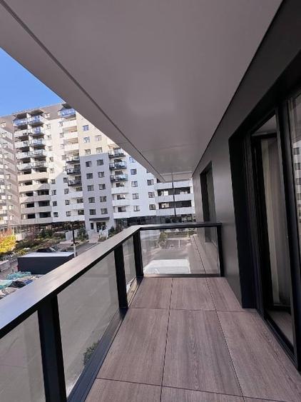 Apartament cu 3 camere semidecomandat, mobilat în Central