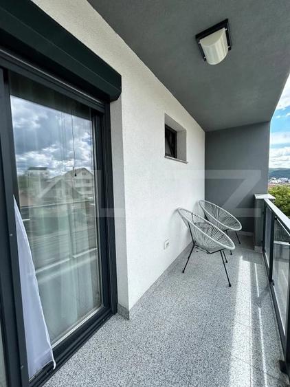Apartament cu 3 camere semidecomandat în Central
