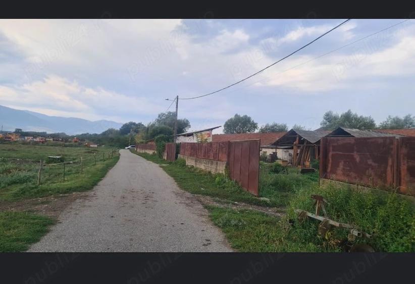 Spațiu comercial, de 1,000 mp, în Central