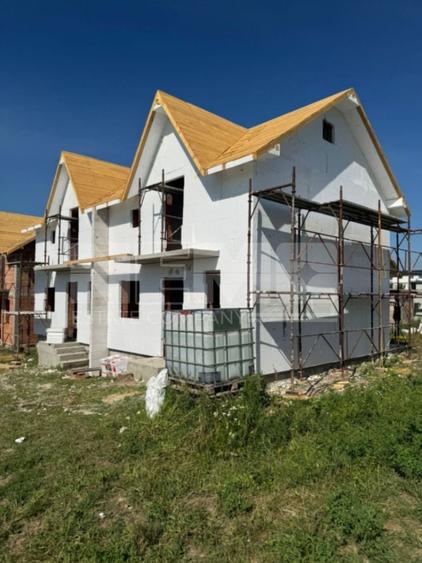 Duplex cu 3 camere cu Teren 200 Mp în Lisaura