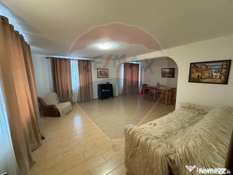 Casă cu 6 camere cu Teren 1263 Mp în Dărmănești