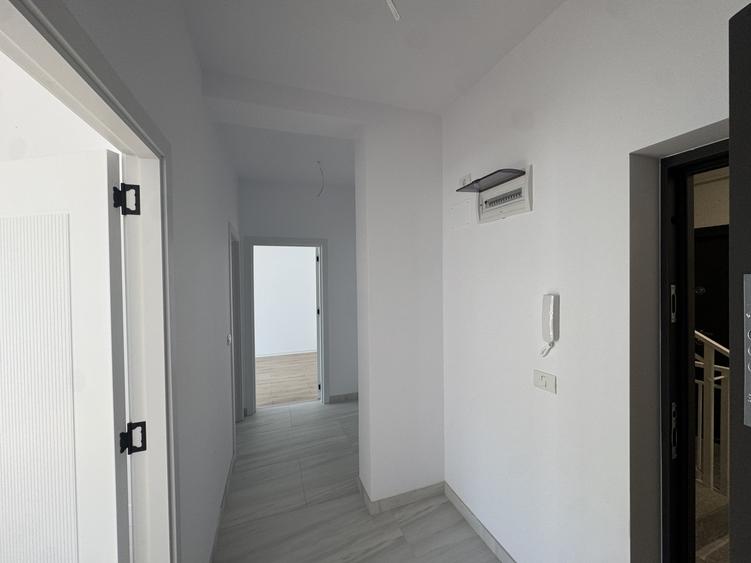 Apartament cu 2 camere decomandat în Giroc