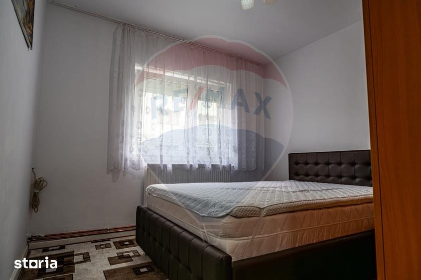 Apartament cu 3 camere decomandat în Vitrometan