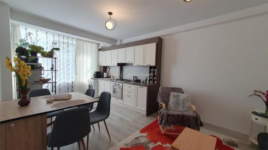 Apartament cu 3 camere decomandat în Burdujeni